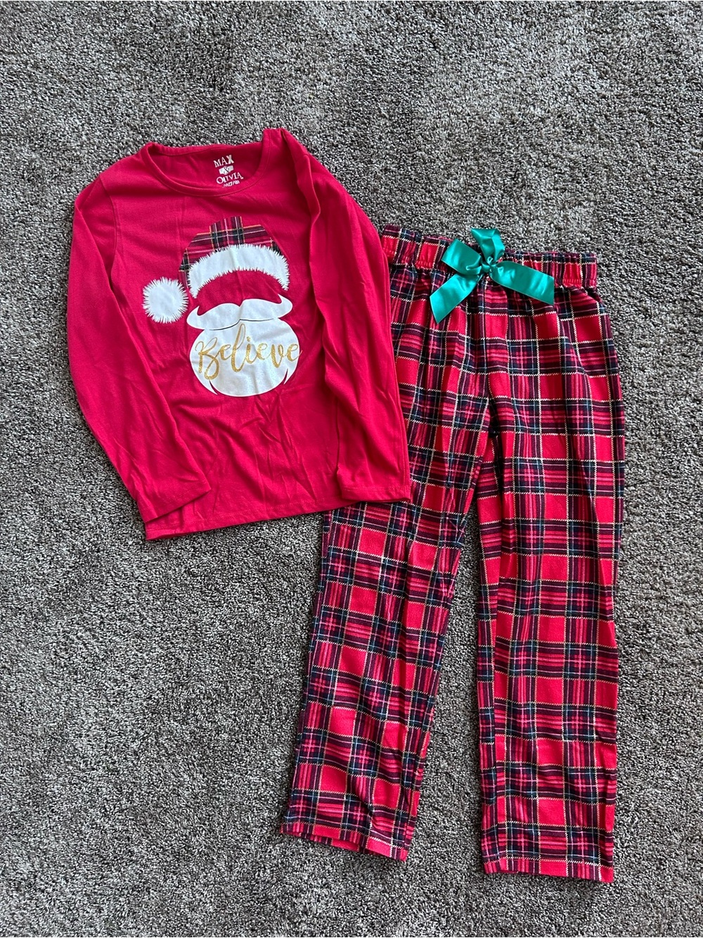 Kids Red Plaid 'Believe' Santa Pajama Set Size YM (7/8)